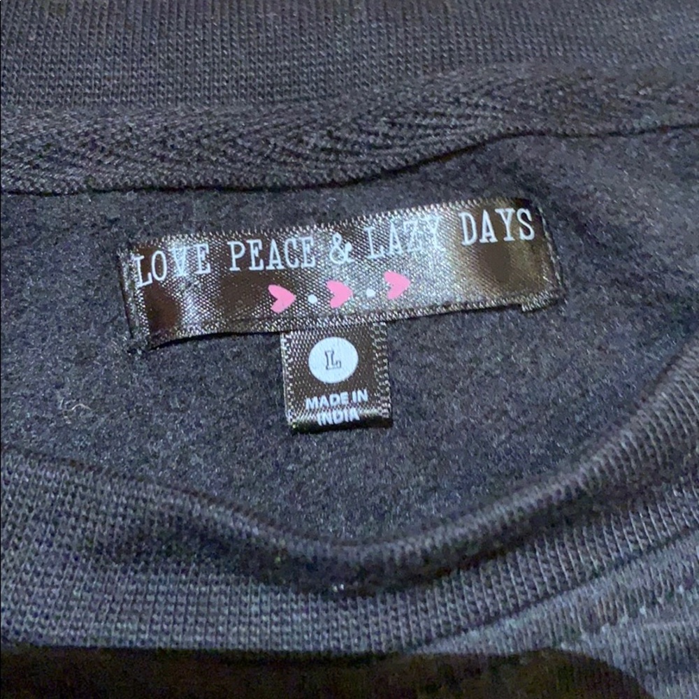 Black Sweatshirt With Ringlets And String - image 6